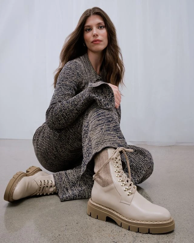 DEANNA BOOTIE 9 DEANNA BOOTIE - Image 7